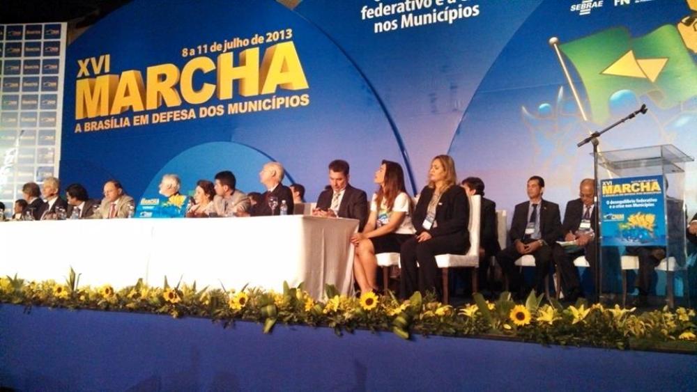 Prefeitos de Sergipe marcham a Brasília por mais recursos Prefeitos de Sergipe marcham a Brasília por mais recursos