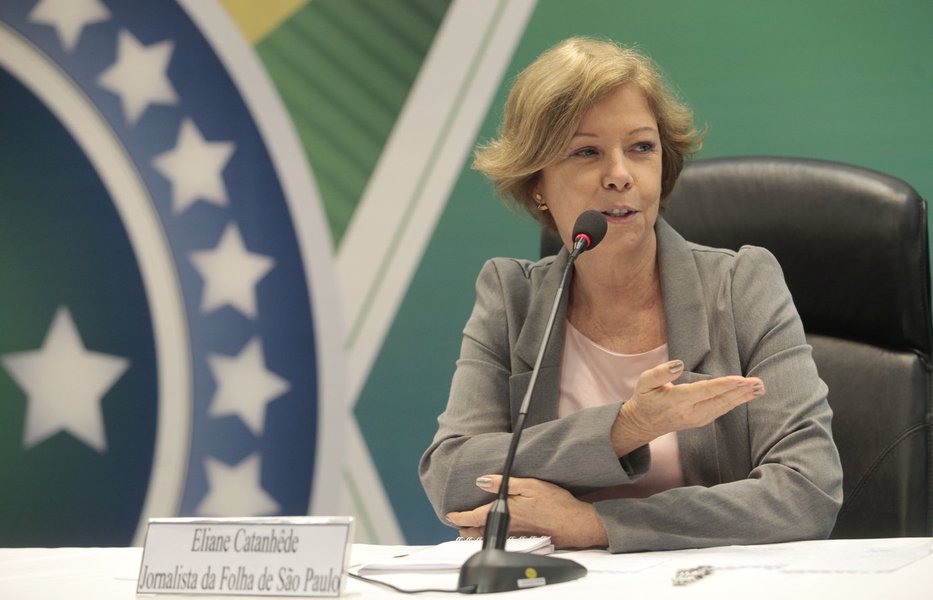 Para Eliane, revolta contra espionagem é da boca para fora Para Eliane, revolta contra espionagem é da boca para fora