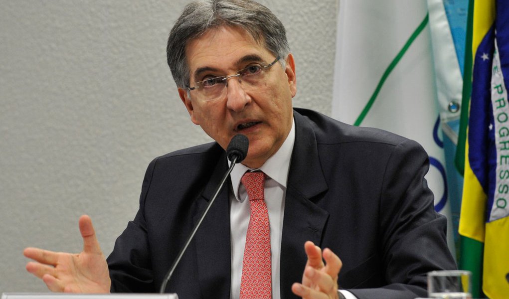 MP investiga contratos da gestão Pimentel em BH MP investiga contratos da gestão Pimentel em BH