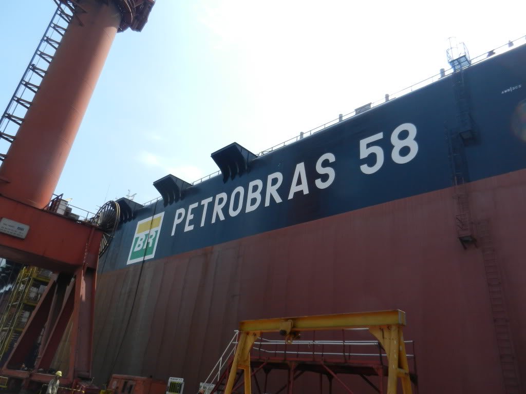 Acidente afeta plataformas da Petrobras em Rio Grande Acidente afeta plataformas da Petrobras em Rio Grande