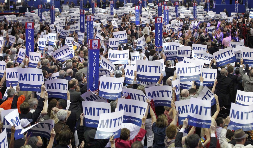 Romney é oficializado como candidato republicano nos EUA (Foto: REUTERS/Jason Reed) Romney é oficializado como candidato republicano nos EUA