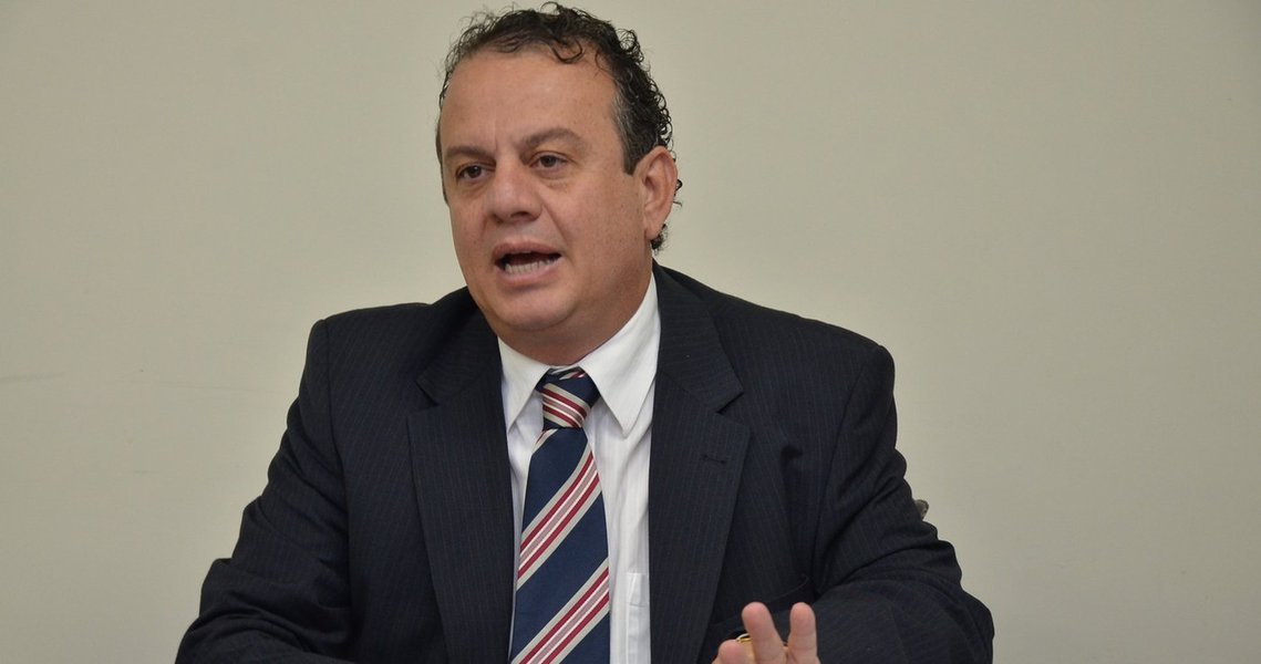 Governo quer acabar com lixões de Goiás até 2014 Governo quer acabar com lixões de Goiás até 2014
