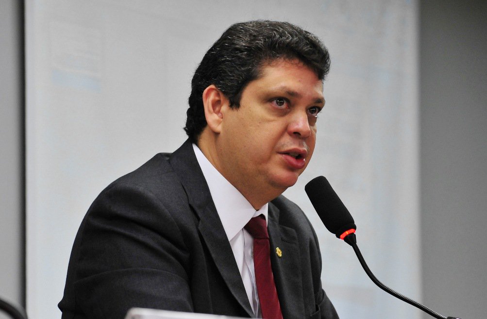 “Dilma reconhece que é preciso repactuar base do Governo no Congresso” “Dilma reconhece que é preciso repactuar base do Governo no Congresso”
