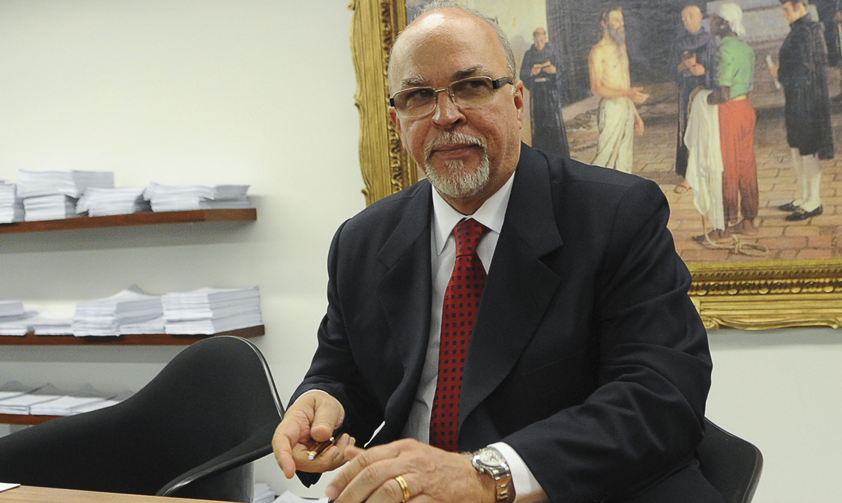 Negromonte: Peixoto foi vítima de "briga interna" (Foto: Divulgação) Negromonte: Peixoto foi vítima de "briga interna"