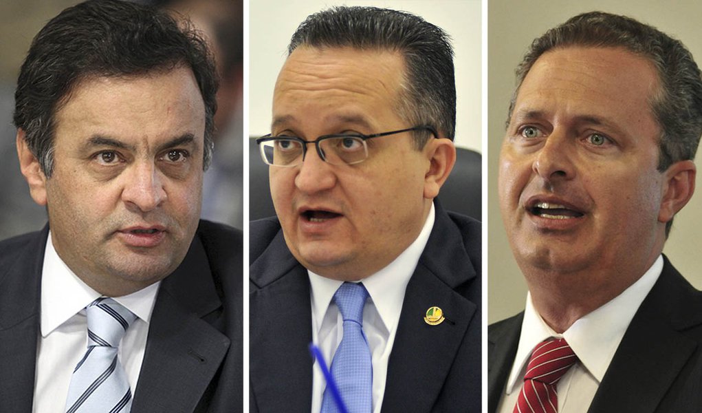 No Senado, Aécio e Eduardo fecham primeira aliança No Senado, Aécio e Eduardo fecham primeira aliança
