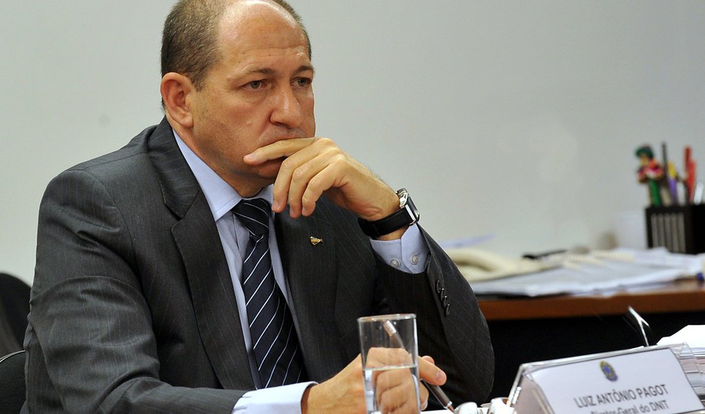 Oposição mira no PT em depoimento de Pagot à CPI (Foto: Wilson Dias/ABr ) Oposição mira no PT em depoimento de Pagot à CPI
