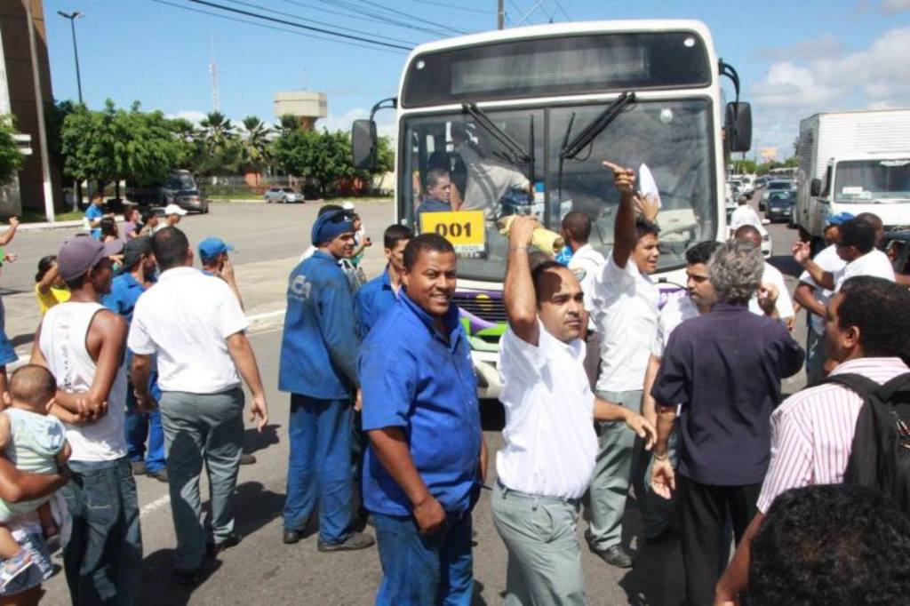 VCA ainda não pagou salários dos rodoviários; nova greve pode ocorrer VCA ainda não pagou salários dos rodoviários; nova greve pode ocorrer