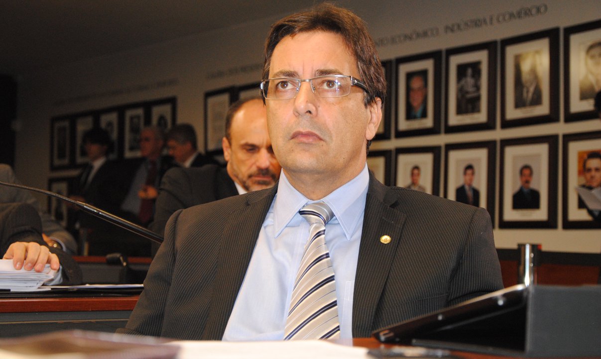 Deputado indica personal por e-mail da Câmara Deputado indica personal por e-mail da Câmara
