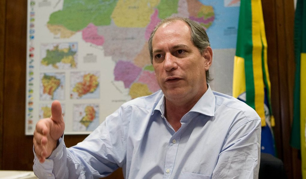 Ciro esculacha e diz que Petrobras é "caixa preta" Ciro esculacha e diz que Petrobras é "caixa preta"