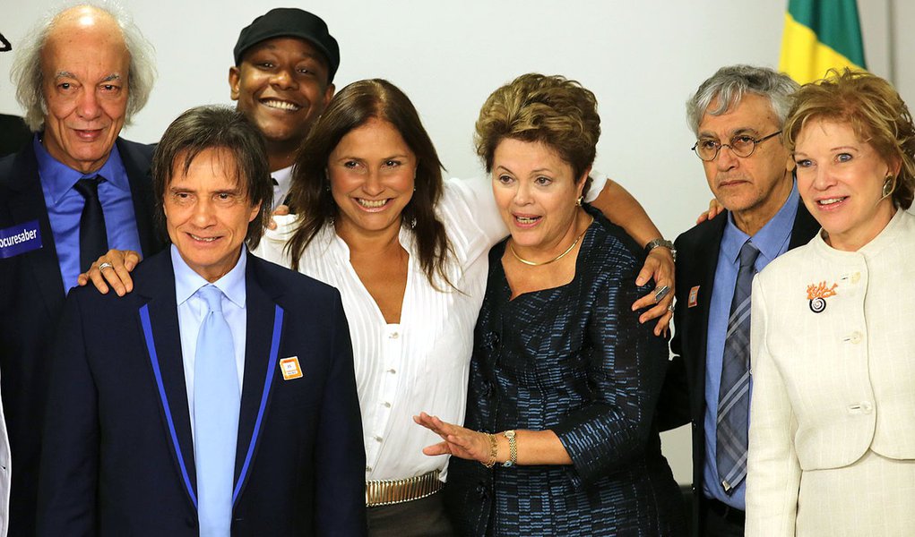 Pressão de artistas faz Aloysio mudar de posição: novo Ecad aprovado Pressão de artistas faz Aloysio mudar de posição: novo Ecad aprovado
