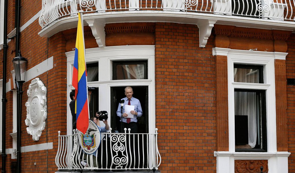 Embaixada do Equador em Londres foi espionada (Foto: Kirsty Wigglesworth) Embaixada do Equador em Londres foi espionada