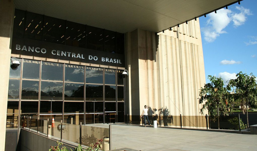 Projeção do mercado para o PIB continua em queda (Foto: Bia Fanelli/Folhapress) Projeção do mercado para o PIB continua em queda