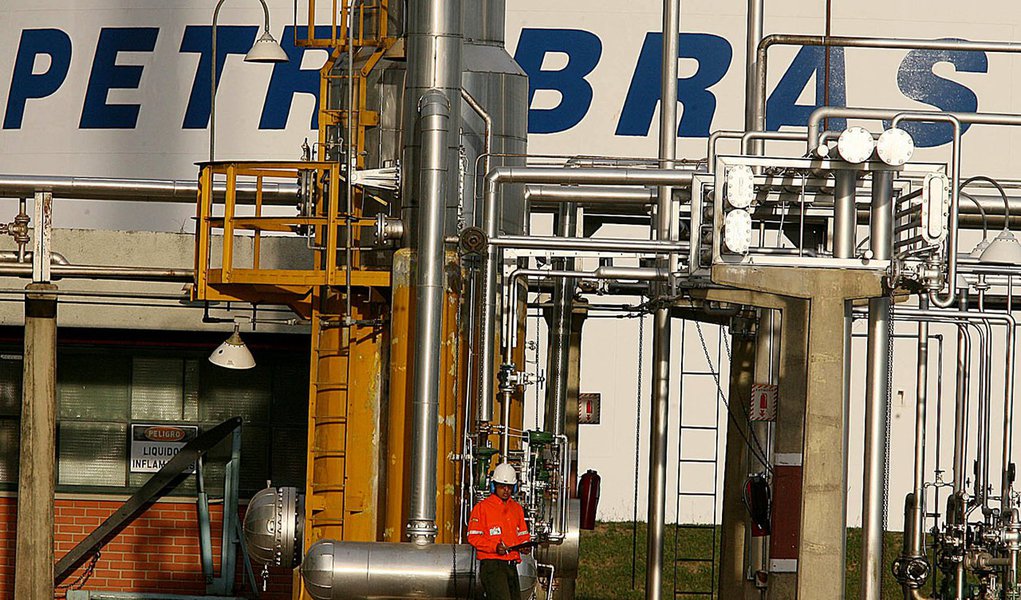 Petrobras cancela contratos com a Delta por baixo desempenho (Foto: Folhapress) Petrobras cancela contratos com a Delta por baixo desempenho