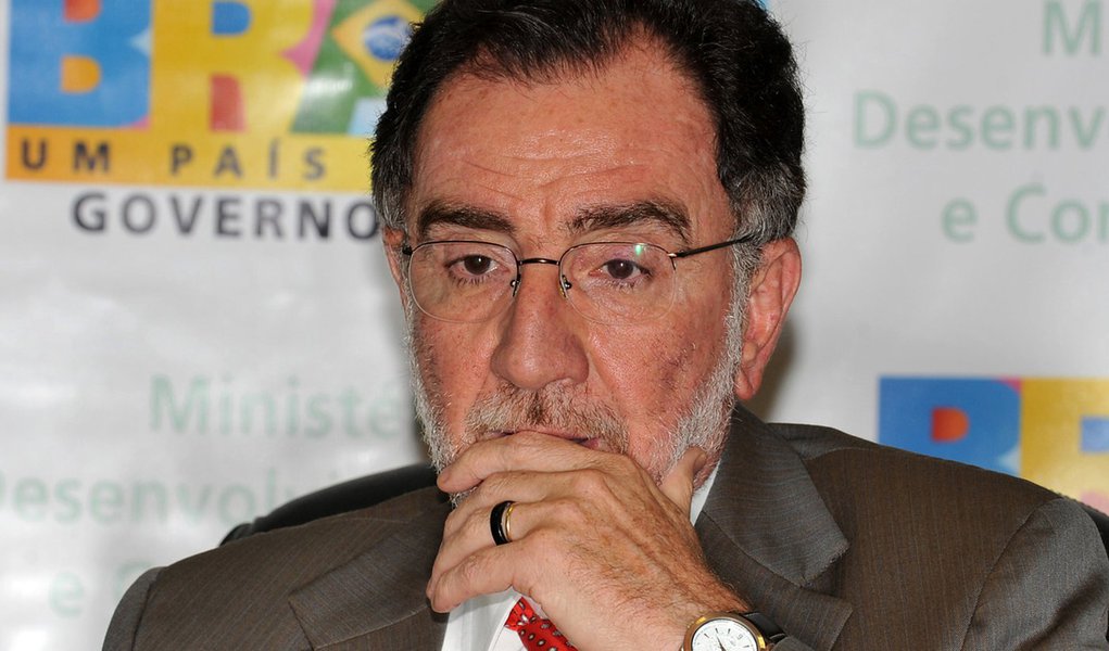 Ao 247, Patrus diz que aceita ser vice de Lacerda, mas… (Foto: Valter Campanato/AGÊNCIA BRASIL) Ao 247, Patrus diz que aceita ser vice de Lacerda, mas…