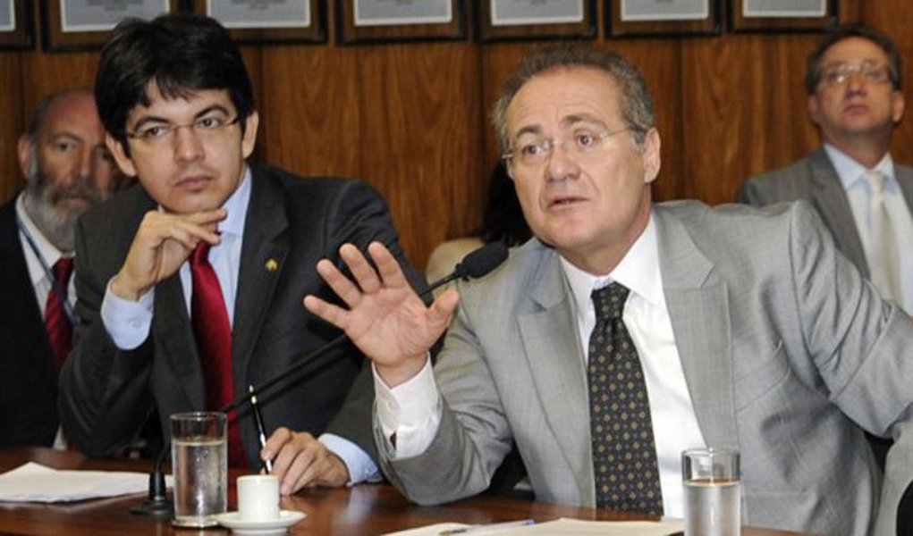 Renan ajudou a melar a CPI do Cachoeira, diz Randolfe Renan ajudou a melar a CPI do Cachoeira, diz Randolfe