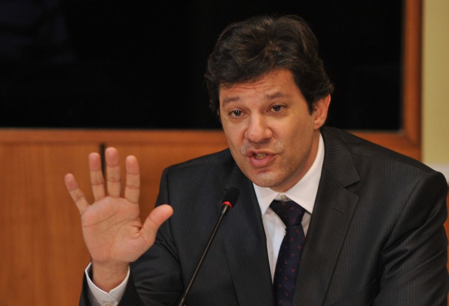 Haddad descarta plano de Kassab para a Luz (Foto: MARCELLO_CASALJR) Haddad descarta plano de Kassab para a Luz