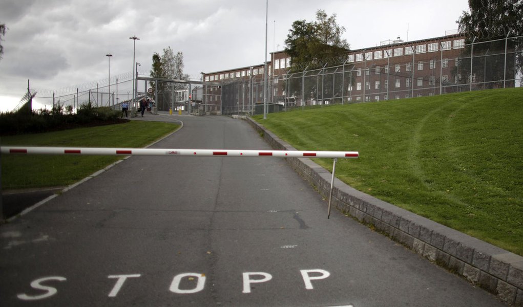 Breivik prepara sua autobiografia na prisão (Foto: STOYAN NENOV/Reuters) Breivik prepara sua autobiografia na prisão