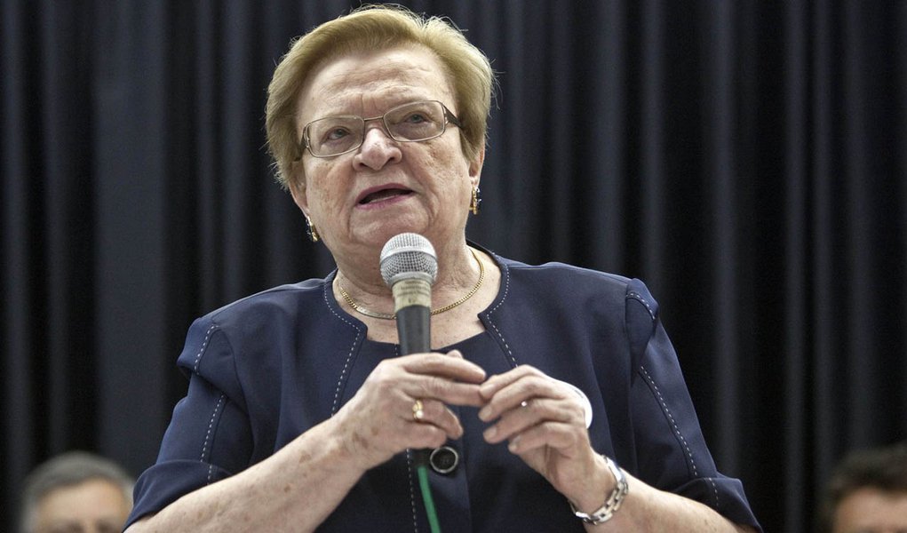 Erundina diz que PT 'comprou' apoio de Maluf (Foto: Simon Plestenjak/Folhapress) Erundina diz que PT 'comprou' apoio de Maluf