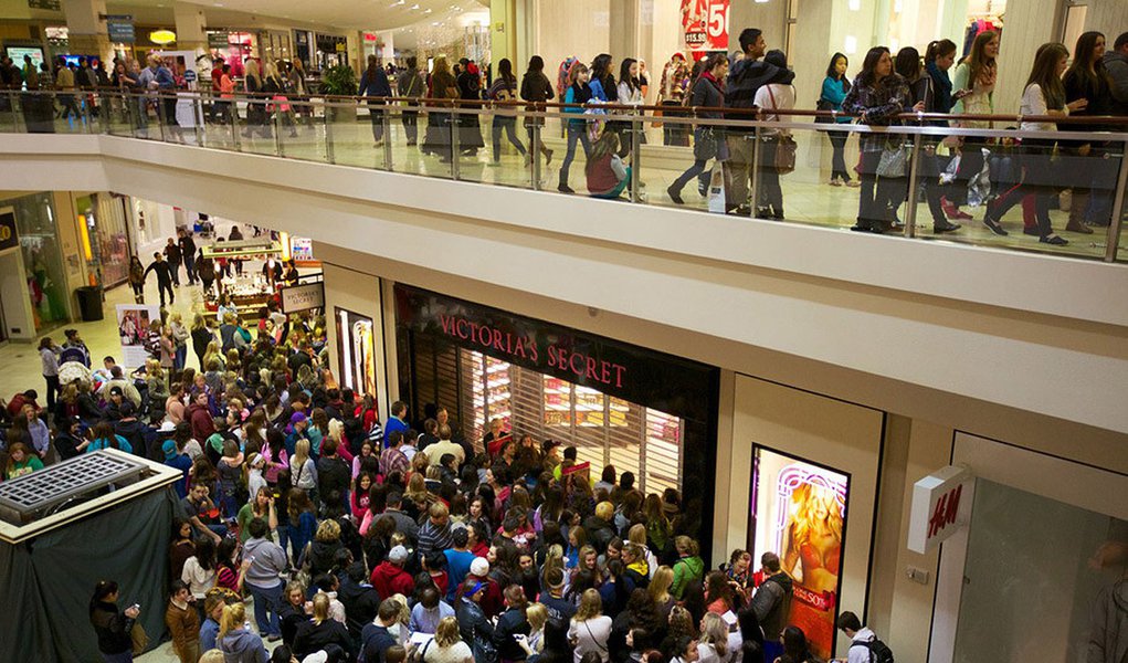 Gastos de brasileiros no exterior em 2012: US$ 22,2 bilhões Gastos de brasileiros no exterior em 2012: US$ 22,2 bilhões
