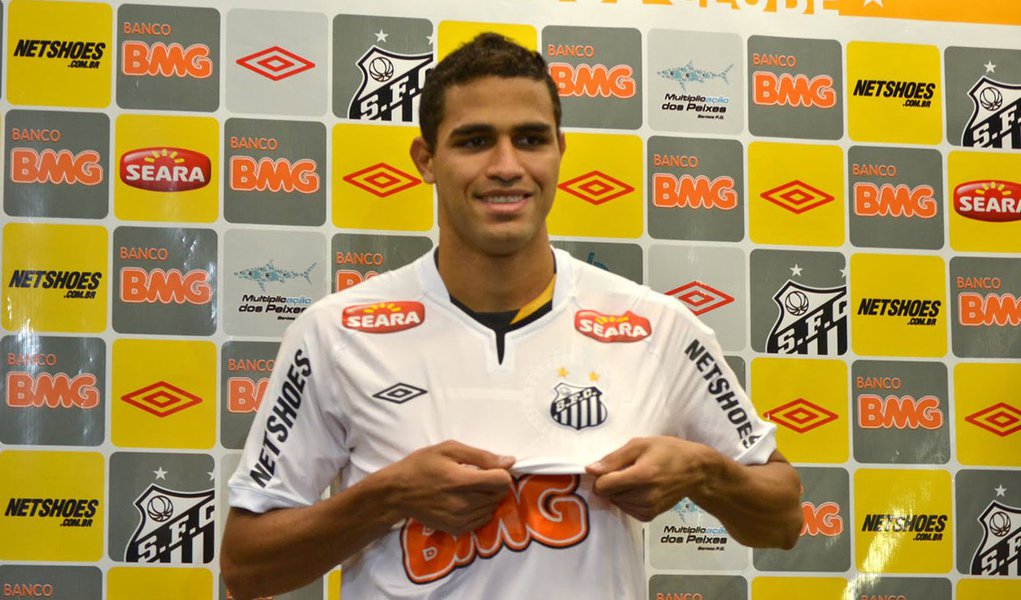 Alan Kardec quer ser o herói do tri (Foto: Vitor Pajaro) Alan Kardec quer ser o herói do tri