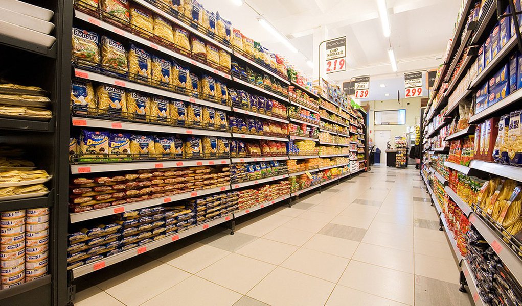 Pressionada por alimentos, prévia da inflação sobe (Foto: LEO SPOSITO) Pressionada por alimentos, prévia da inflação sobe