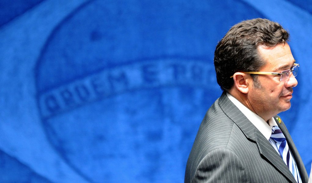 Vital promete o que não conseguirá cumprir (Foto: FABIO RODRIGUES-POZZEBOM/ABR) Vital promete o que não conseguirá cumprir