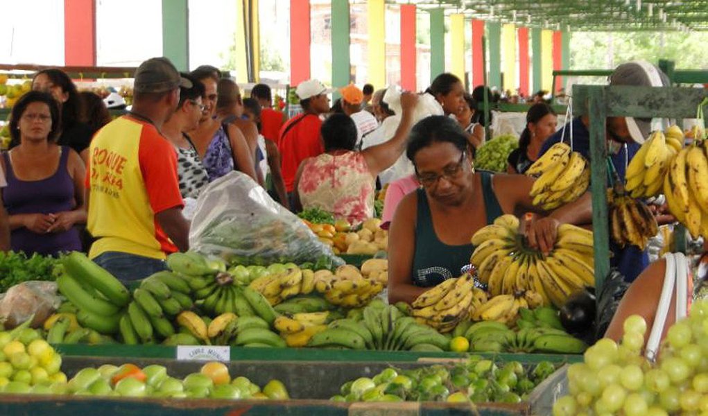 Alimentos em queda ajudam a aliviar a inflação Alimentos em queda ajudam a aliviar a inflação