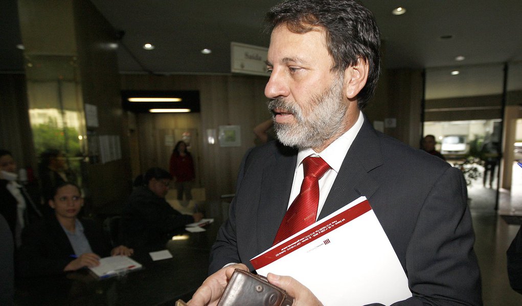 Delúbio está na mira da PF (Foto: Luiz Carlos Murauskas/Folhapress) Delúbio está na mira da PF
