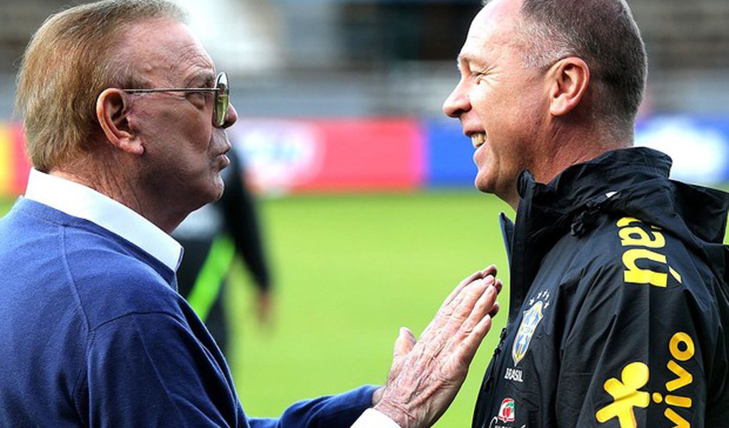 Presidente da CBF diz que Mano permanece até a Copa (Foto: MowaPress) Presidente da CBF diz que Mano permanece até a Copa
