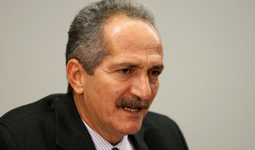 Aldo aceita nova reunião com a Fifa (Foto: Sergio Lima/Folhapress) Aldo aceita nova reunião com a Fifa