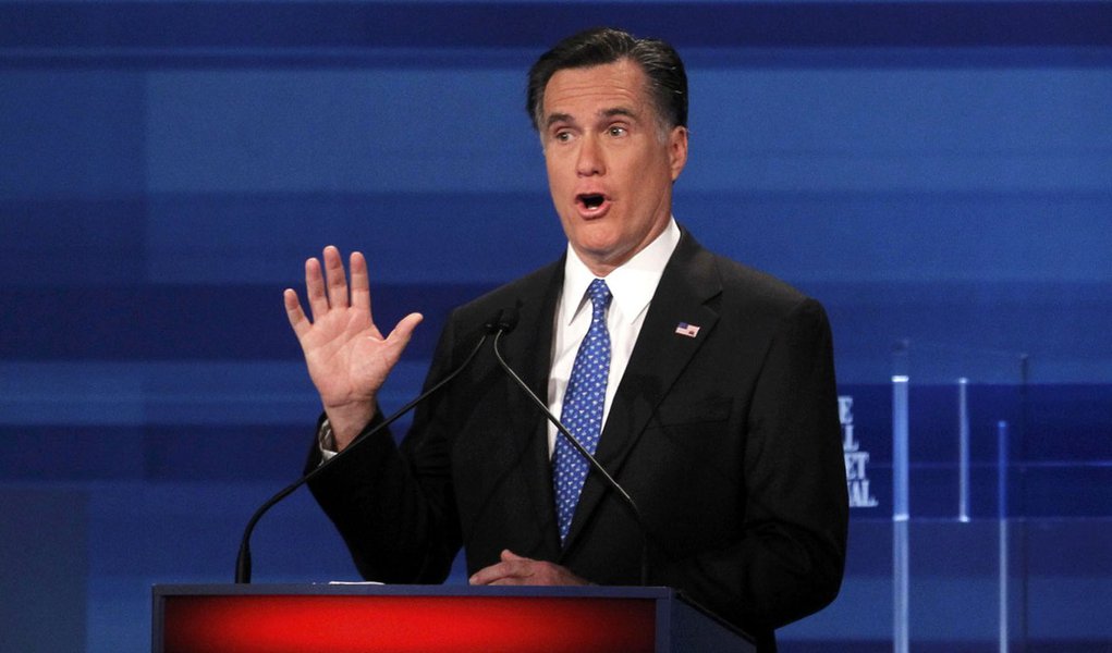 Rivais atacam Romney em debate na Carolina do Sul (Foto: JASON REED/REUTERS) Rivais atacam Romney em debate na Carolina do Sul