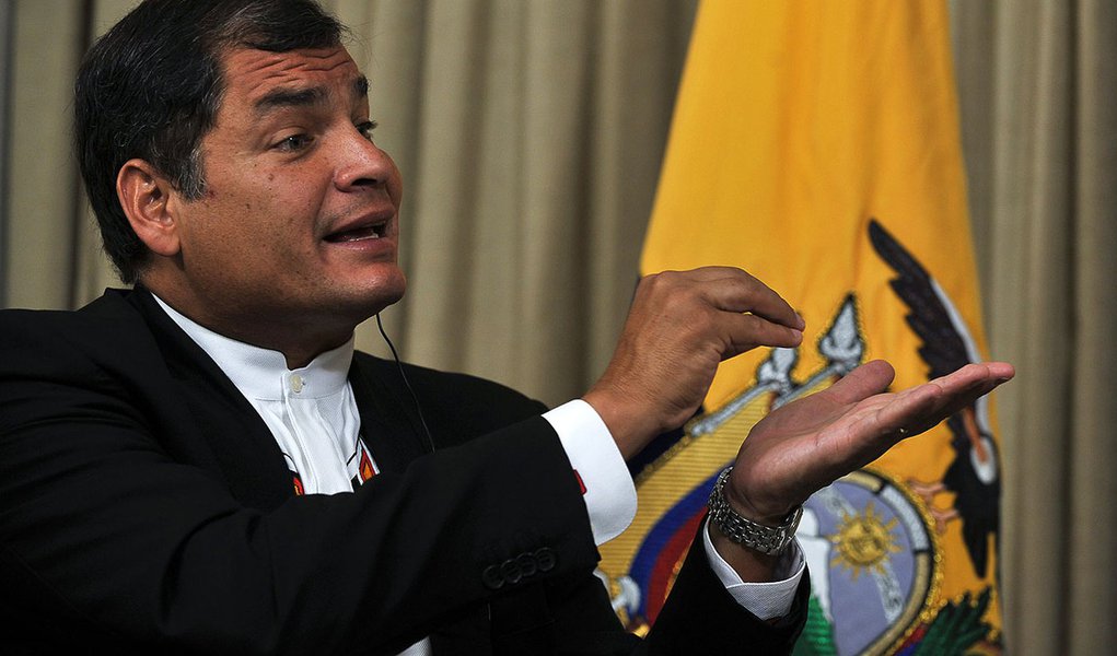 Correa deixa Presidência do Equador nesta terça Correa deixa Presidência do Equador nesta terça