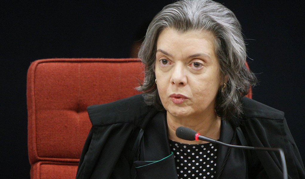 Presidente do TSE manda apurar gastos com hora extra Presidente do TSE manda apurar gastos com hora extra