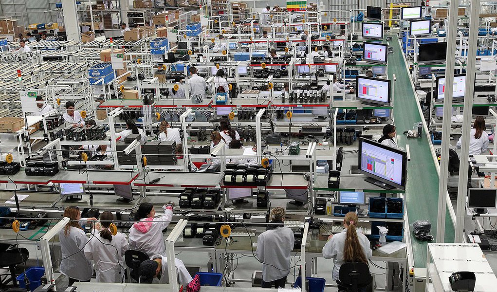 Mercado volta a reduzir projeção de crescimento Mercado volta a reduzir projeção de crescimento