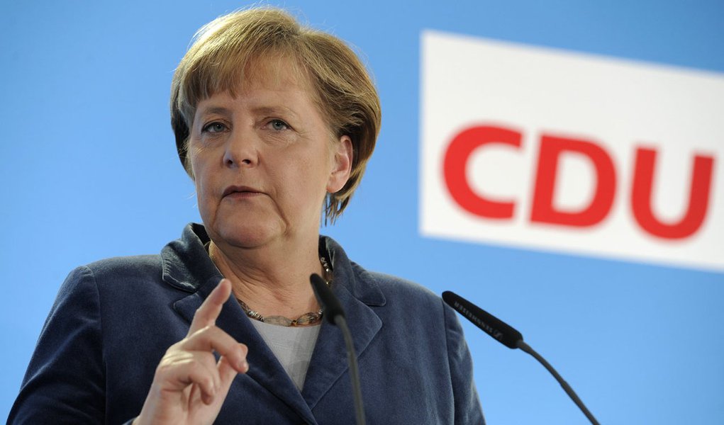Europeus não se entendem sobre aumentar fundo de resgaste (Foto: REUTERS/Fabian Bimmer) Europeus não se entendem sobre aumentar fundo de resgaste