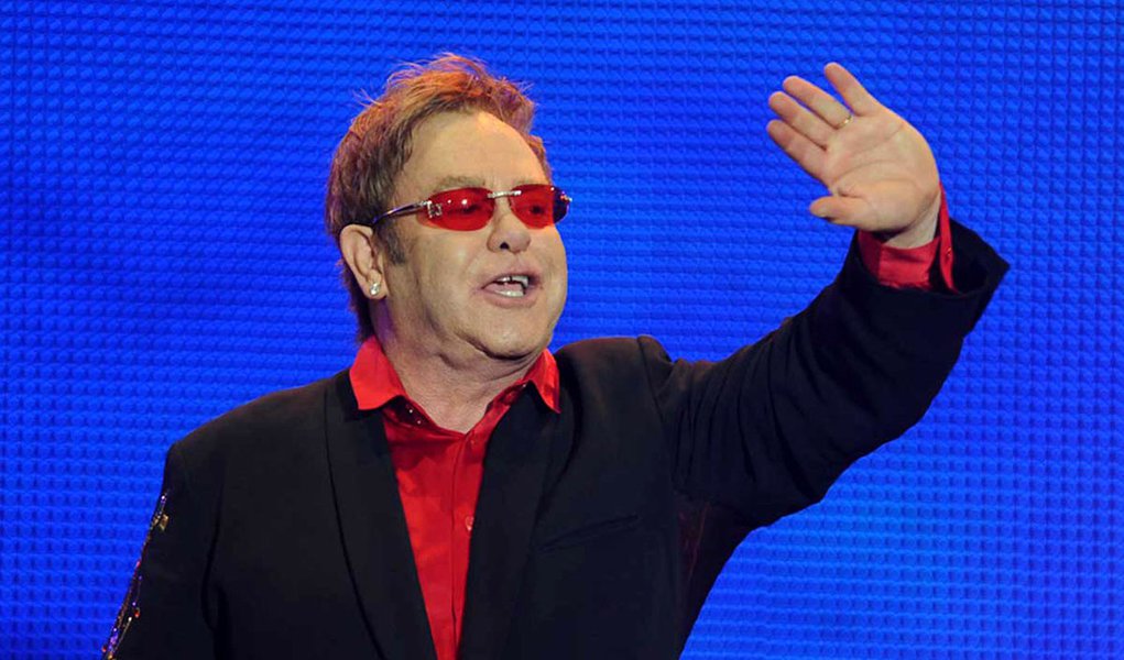 Elton John é processado por plágio (Foto: Divulgação) Elton John é processado por plágio