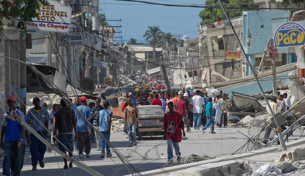 Três anos depois, Haiti relembra terremoto Três anos depois, Haiti relembra terremoto