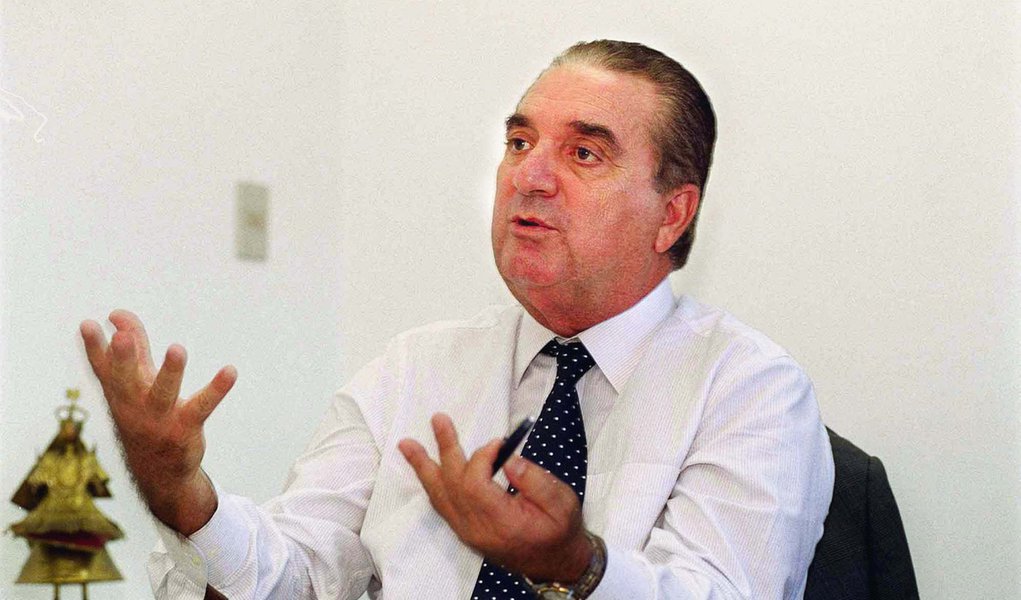 Ex-ministro de Minas e Energia não vê risco de racionamento Ex-ministro de Minas e Energia não vê risco de racionamento