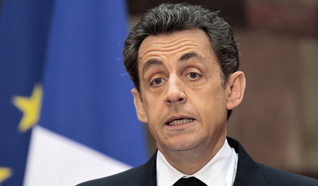 Sarkozy promete mais reformas após rebaixamento (Foto: REUTERS/Charles Platiau) Sarkozy promete mais reformas após rebaixamento