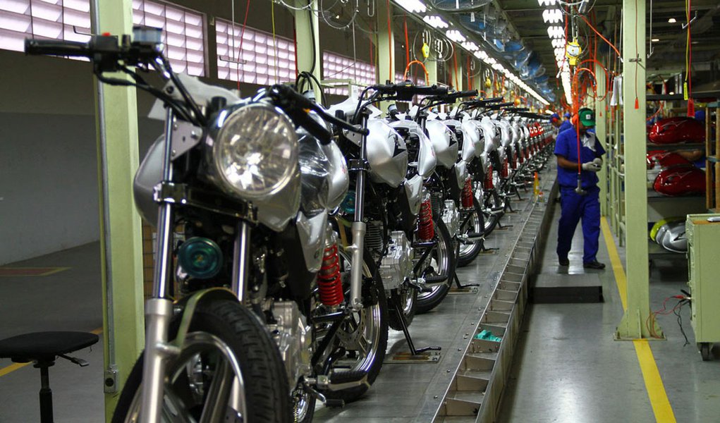 Abraciclo: fabricação de motos cai 21% em 2012 Abraciclo: fabricação de motos cai 21% em 2012