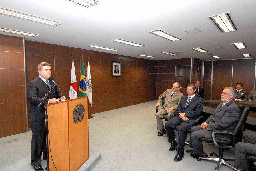 Parceria com BB dá R$ 3,65 bi para governo mineiro investir Parceria com BB dá R$ 3,65 bi para governo mineiro investir