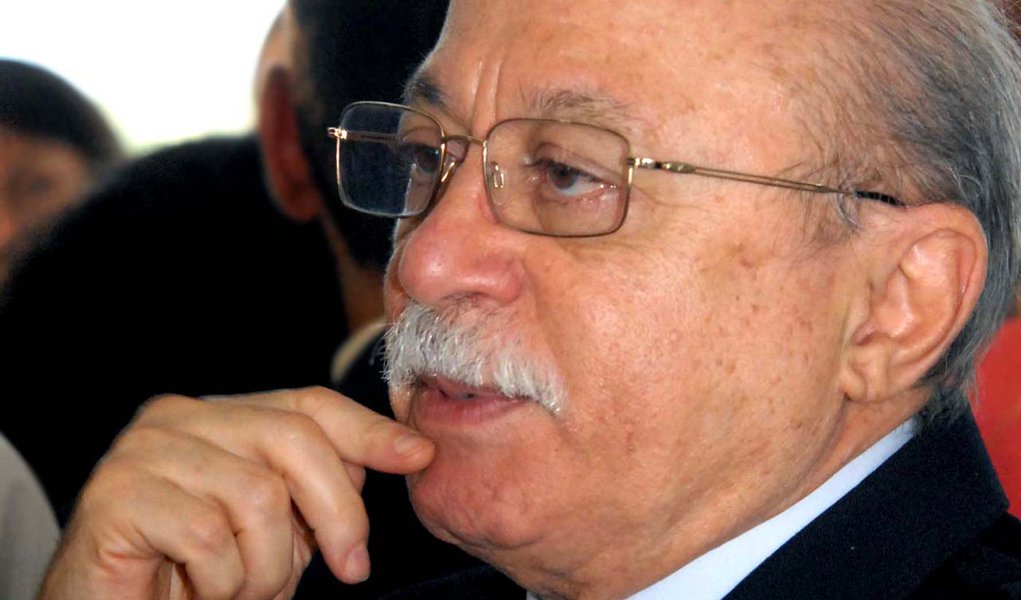 Amaral descarta apoio ao PMDB na briga pela Câmara Amaral descarta apoio ao PMDB na briga pela Câmara