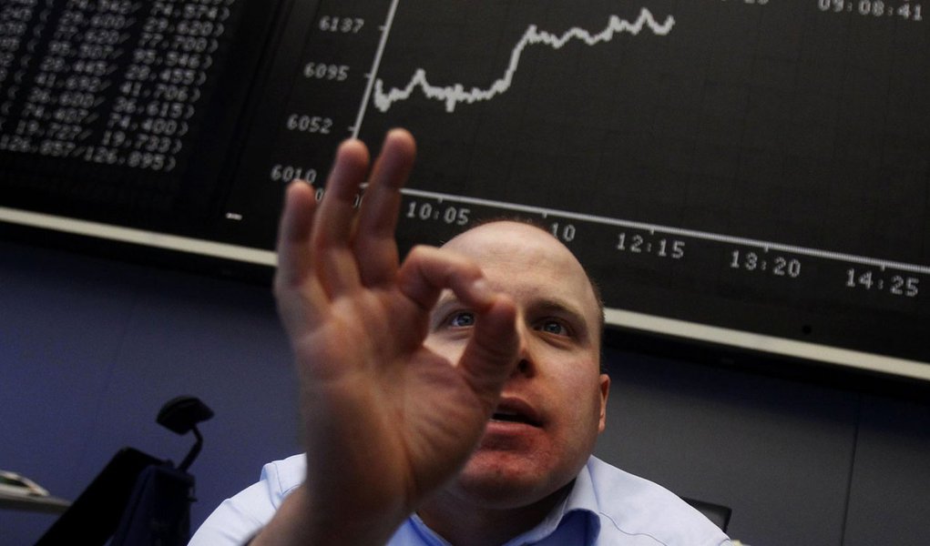 Zona do euro tem superávit comercial de 6,9 bi de euros (Foto: Alex Domanski / REUTERS) Zona do euro tem superávit comercial de 6,9 bi de euros