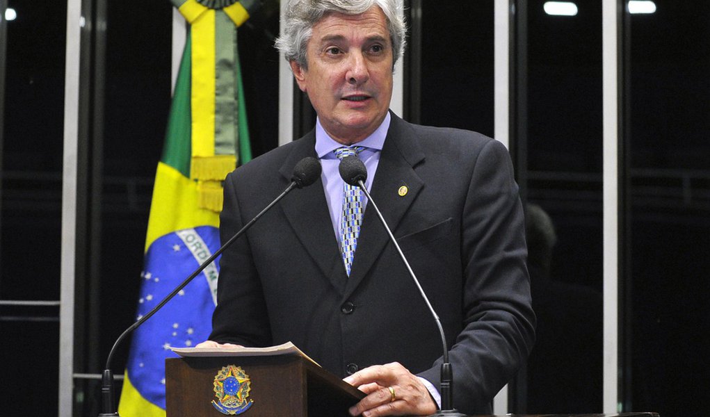 Collor define posto na CPI do Cachoeira: será o bedel (Foto: Geraldo Magela/Agência Senado) Collor define posto na CPI do Cachoeira: será o bedel