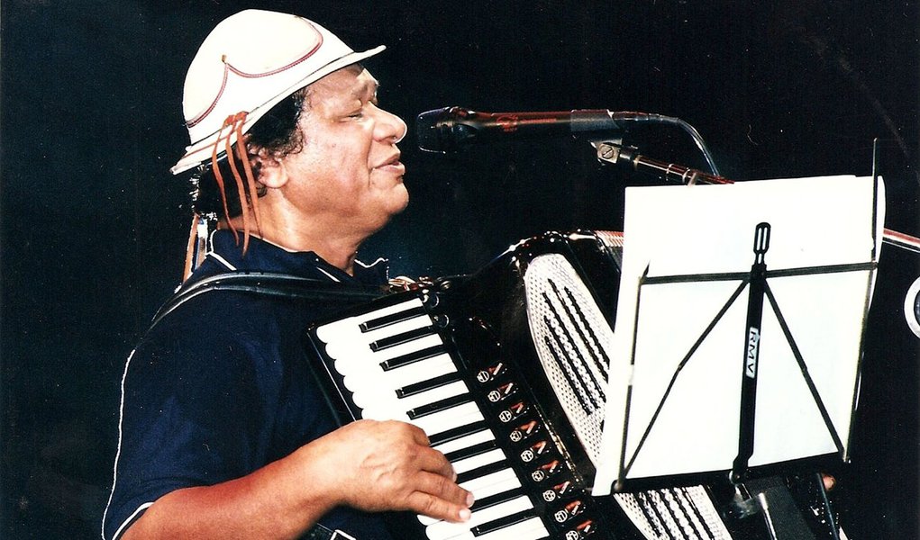 Dominguinhos sofre parada cardíaca e segue internado Dominguinhos sofre parada cardíaca e segue internado