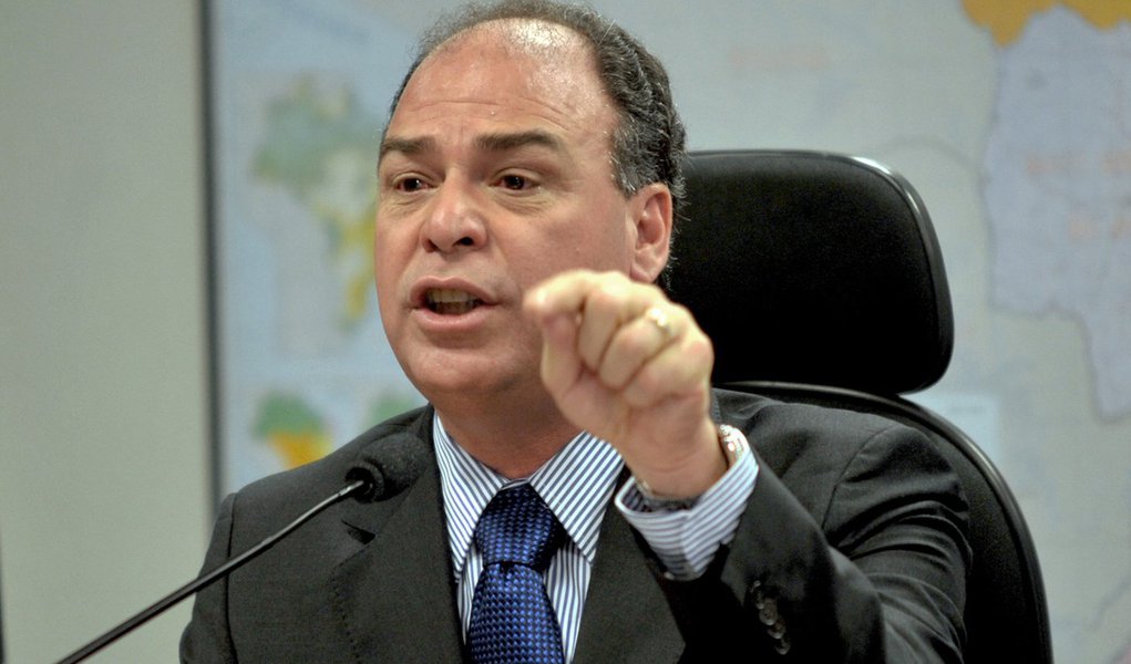 Bezerra: "Querem atacar a imagem do meu partido" (Foto: Antônio Cruz/ABr) Bezerra: "Querem atacar a imagem do meu partido"