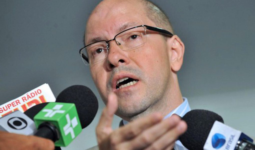 Advogado de Demóstenes entregará defesa no fim da tarde (Foto: DIVULGAÇÃO) Advogado de Demóstenes entregará defesa no fim da tarde