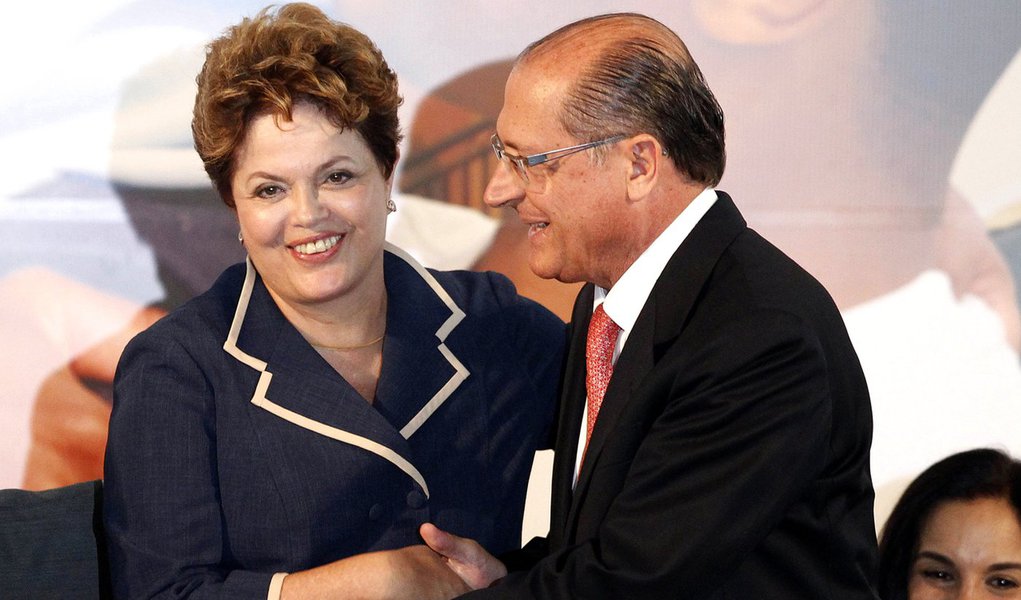 Com Alckmin, Dilma amplia Minha Casa... (Foto: EPITÁCIO PESSOA/AGÊNCIA ESTADO) Com Alckmin, Dilma amplia Minha Casa...
