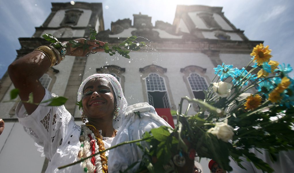 Lavagem do Bonfim reúne um milhão de pessoas (Foto: RAUL SPINASSé/AGÊNCIA ESTADO) Lavagem do Bonfim reúne um milhão de pessoas