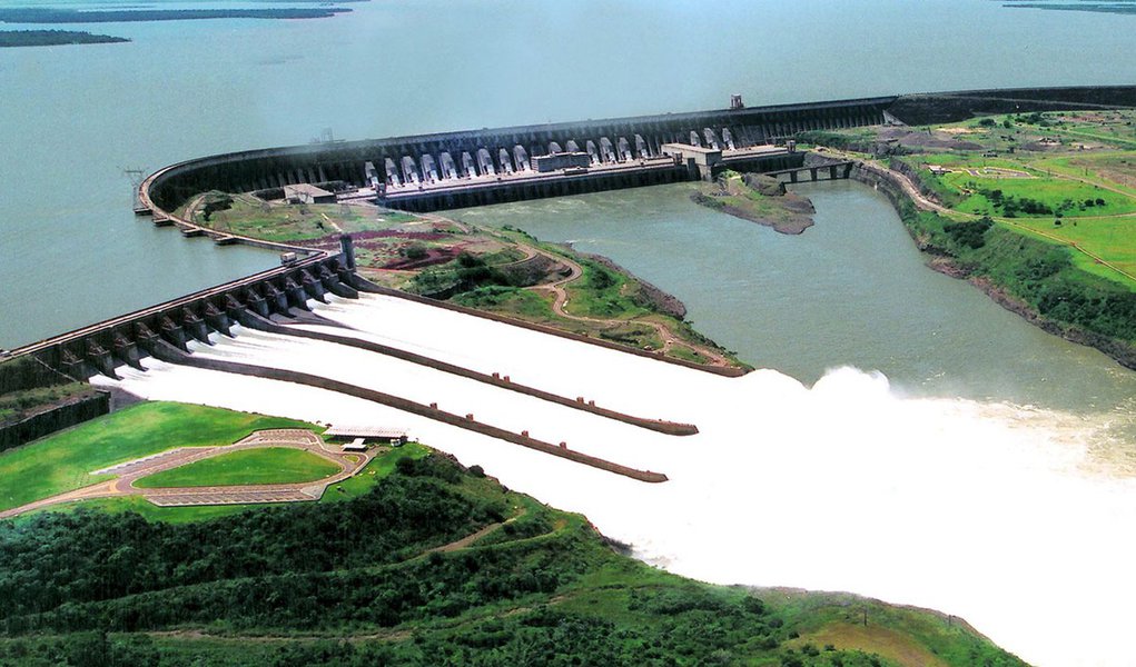 Tolmasquim: estrutura do país afasta risco de racionamento Tolmasquim: estrutura do país afasta risco de racionamento